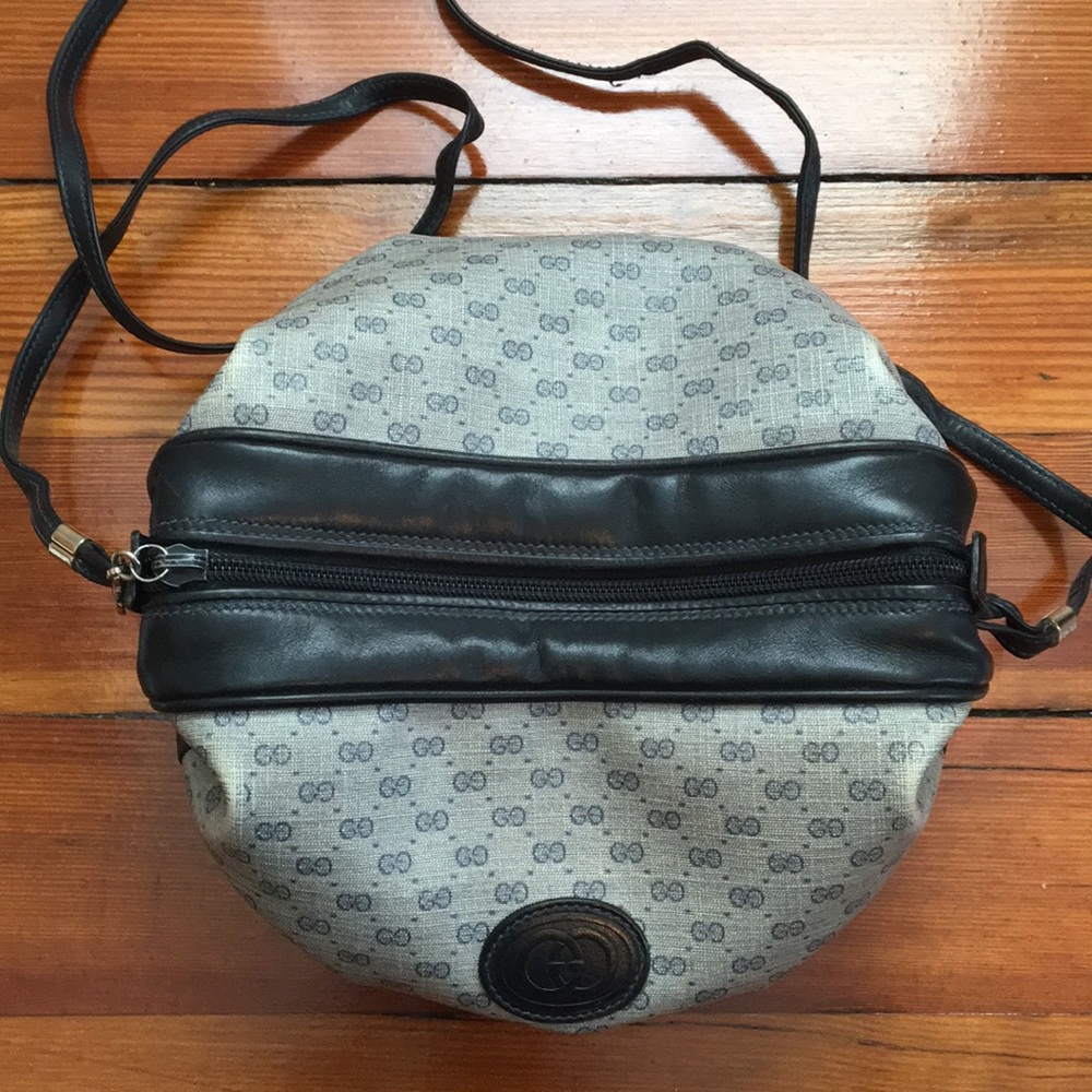 Vintage/retro Gucci handbag, navy